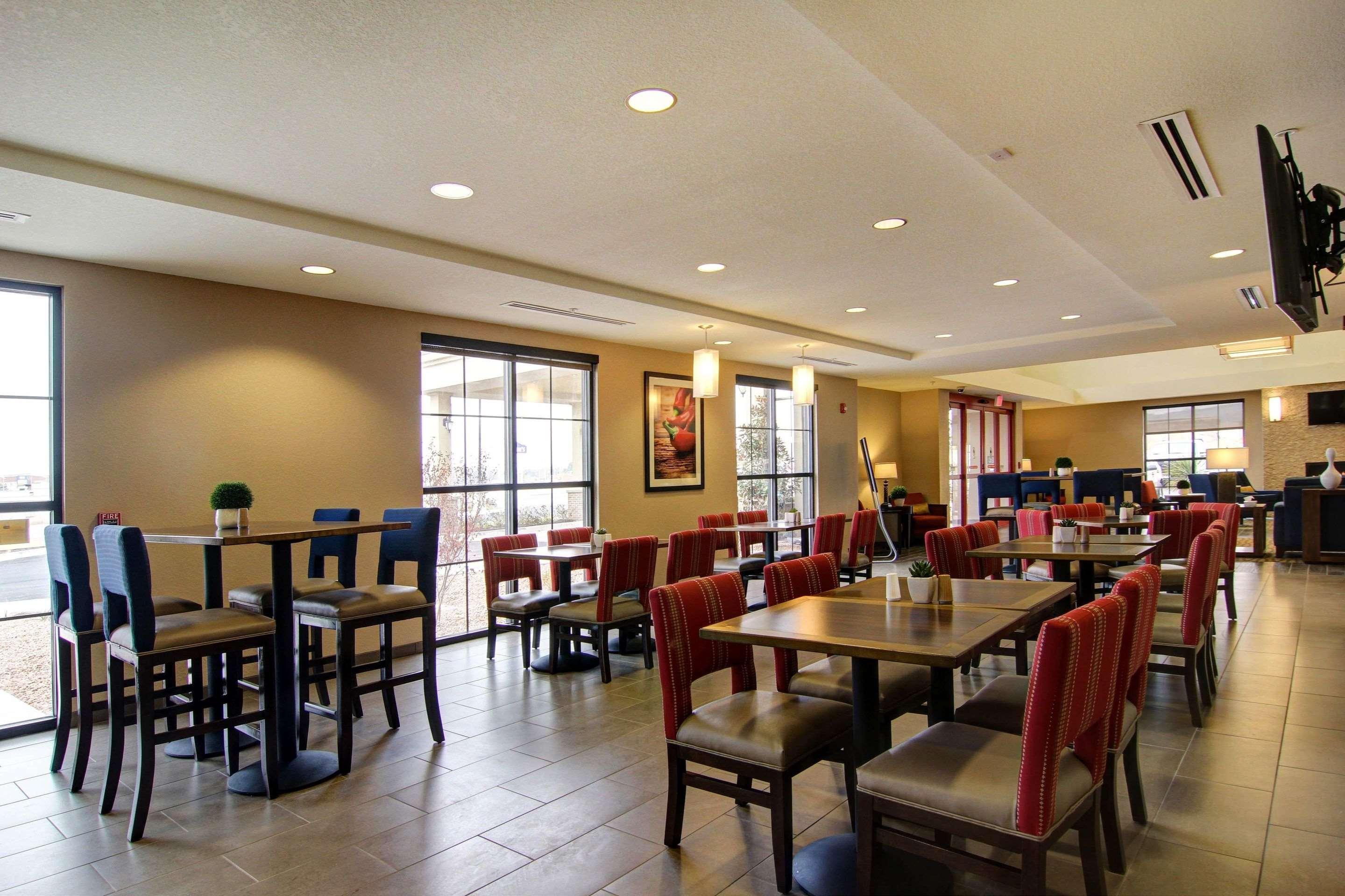 Comfort Suites Carlsbad Exterior photo