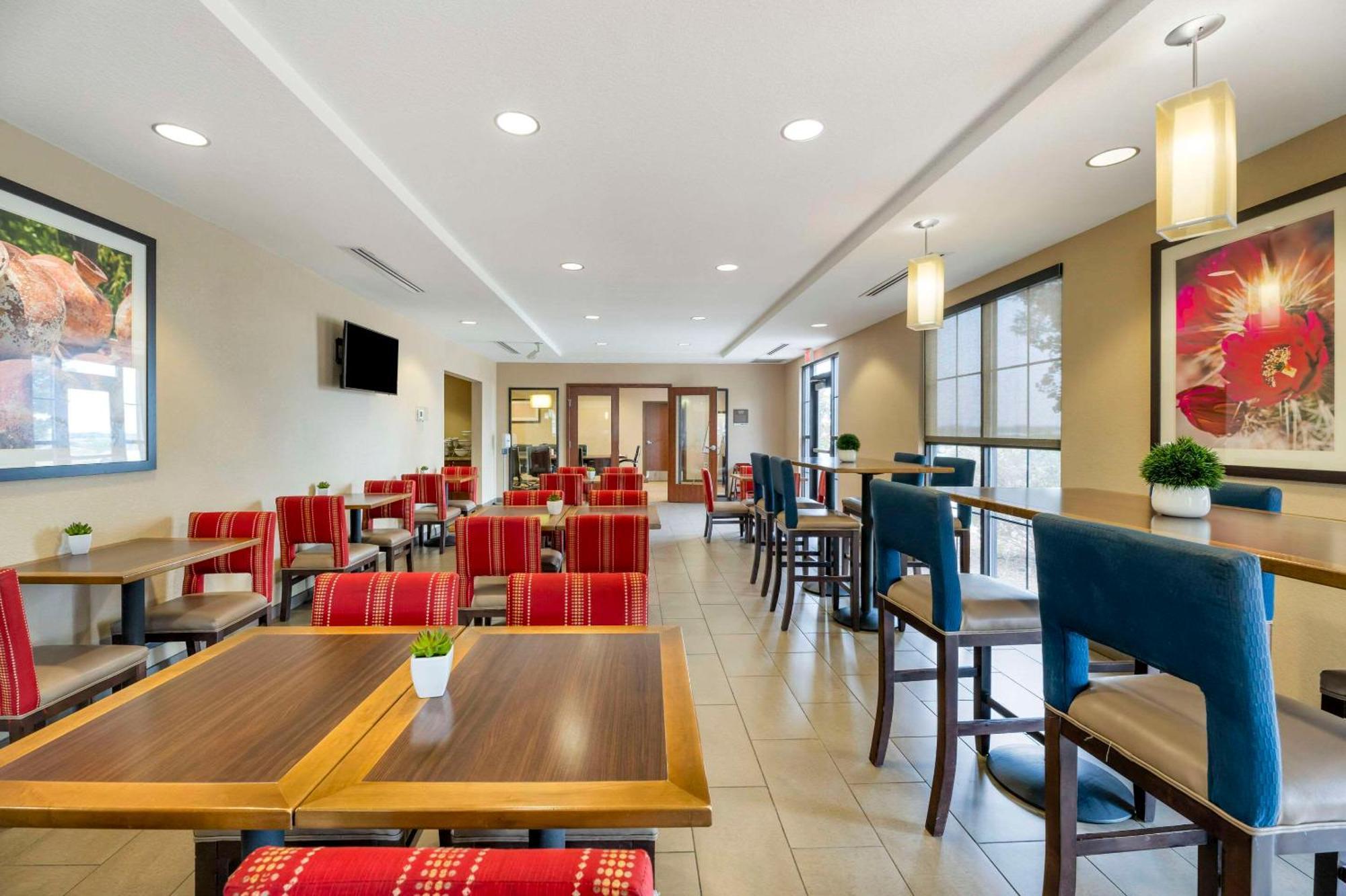 Comfort Suites Carlsbad Exterior photo