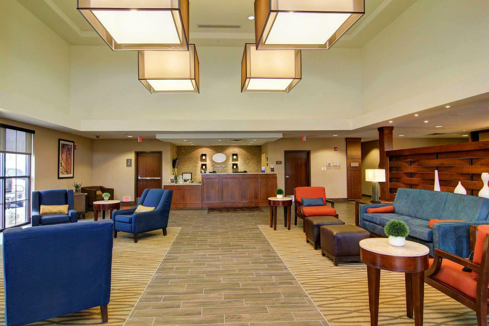 Comfort Suites Carlsbad Exterior photo